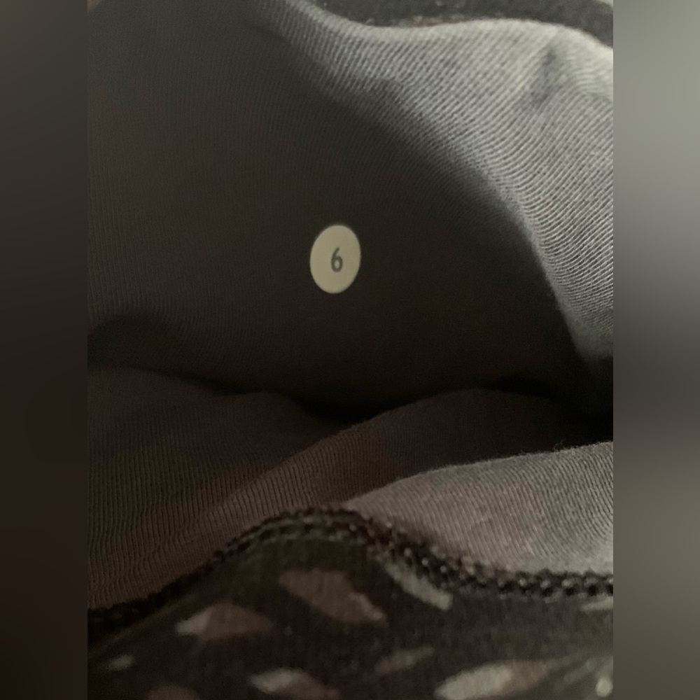 Lululemon Scuba Hoodie III - Picture 5 of 12